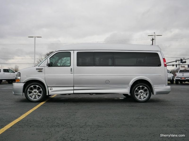 2018 Chevrolet Express 2500 Image 17