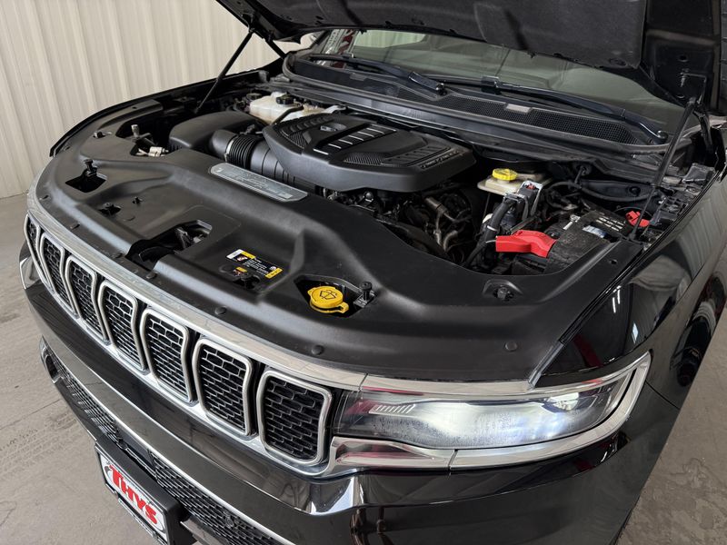 2024 Jeep Wagoneer Image 19