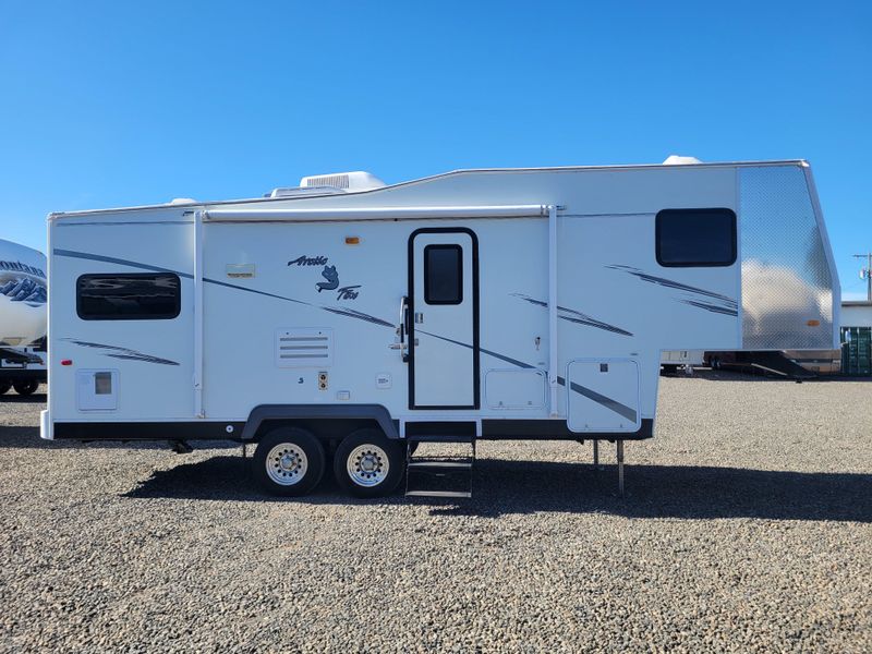 Used 2004 NORTHWOOD MFG Arctic Fox 27-5LImage 2