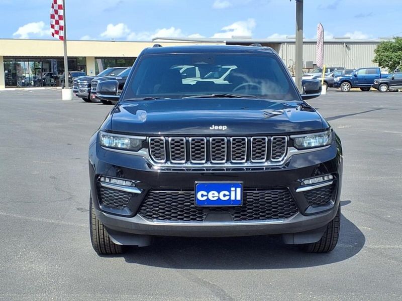 2025 Jeep Grand Cherokee Limited photo 2