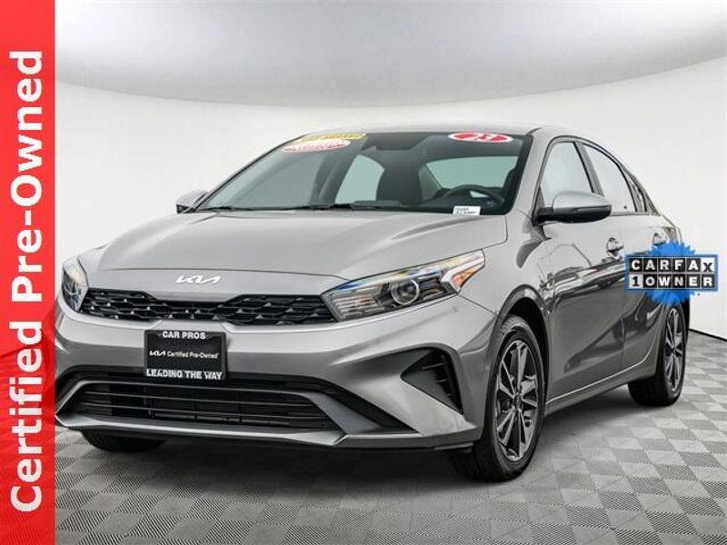 Used 2023 Kia Forte LXSImage 5