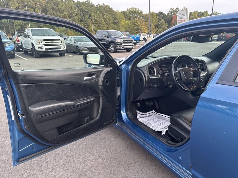 Used 2021 Dodge Charger SXTImage 10