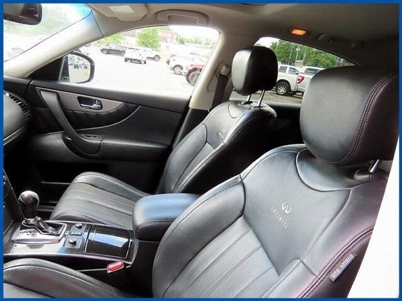Used 2014 INFINITI QX70 BaseImage 13