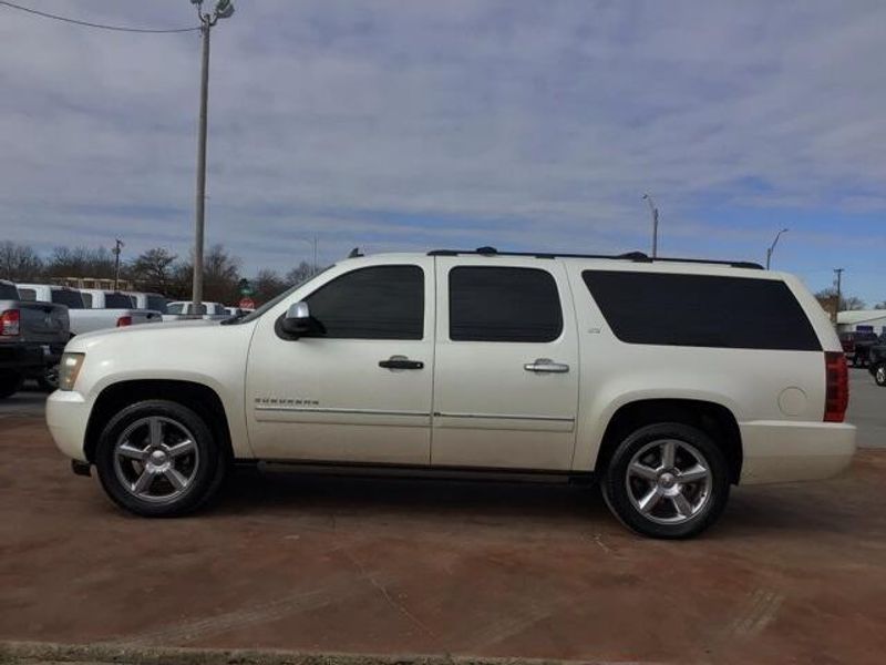 2011 Chevrolet Suburban 1500 LTZImage 2