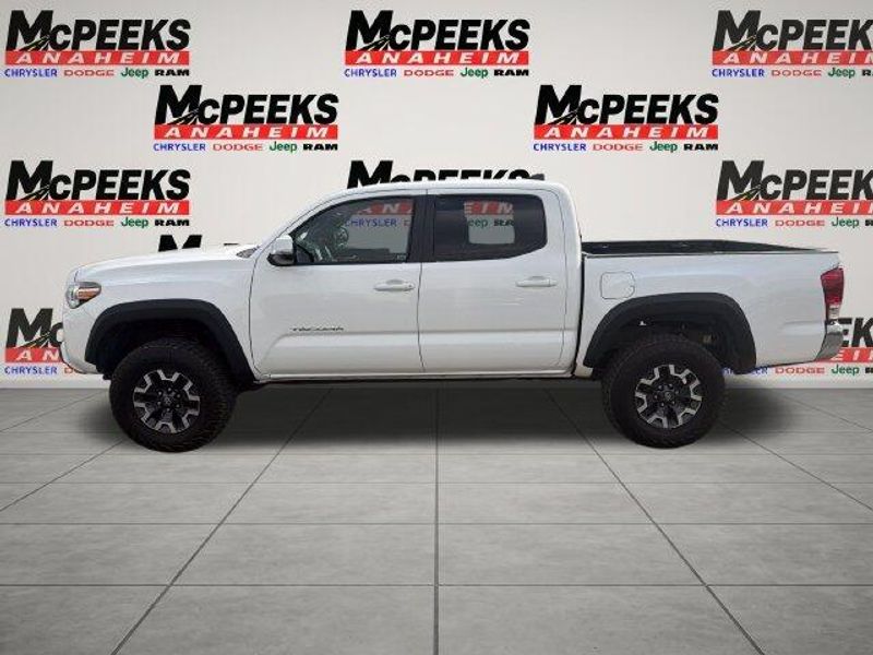Used 2016 Toyota Tacoma TRD Off-RoadImage 2