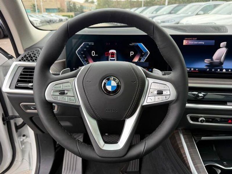 New 2026 BMW X7 xDrive40iImage 21