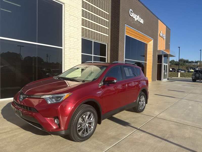 Used 2018 Toyota RAV4 Hybrid XLEImage 23