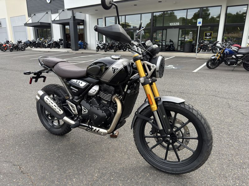 2025 Triumph SCRAMBLER 400 X - PHANTOM BLACK - SILVER ICE 
