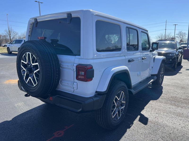 New 2026 Jeep Wrangler 4-door SaharaImage 7