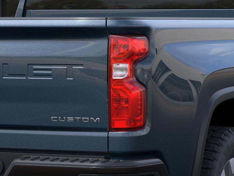 2025 Chevrolet Silverado 2500HD CustomImage 11