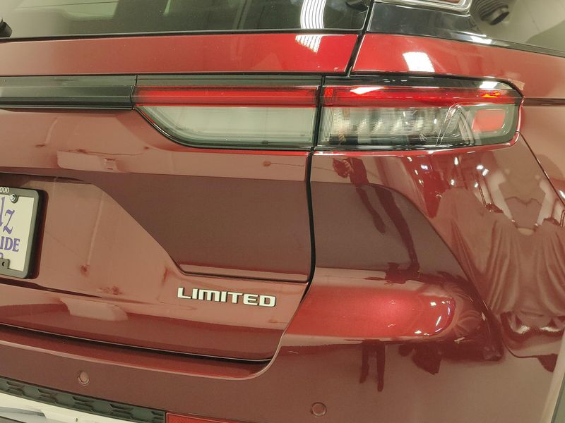 2024 Jeep Grand Cherokee Limited 4x4 w/Sunroof/Lux techImage 4