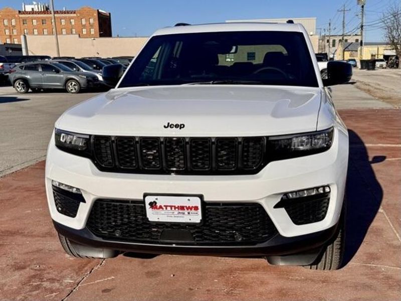 New 2025 Jeep Grand Cherokee Limited 4x4Image 2