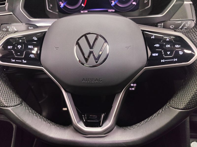 Used 2024 Volkswagen Tiguan AWD SEL R-Line w/Sunroof/NavImage 34