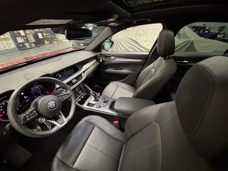 2024 Alfa Romeo Stelvio Ti AWD w/Activ AsstImage 5