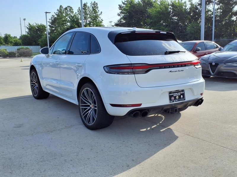 2021 Porsche Macan TurboImage 17