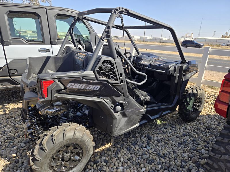 2025 Can-Am MAVERICK TRAIL DPS 700 TRIPLE BLACKImage 2