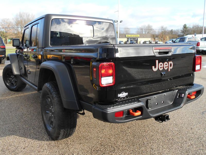 2022 Jeep Gladiator MojaveImage 3