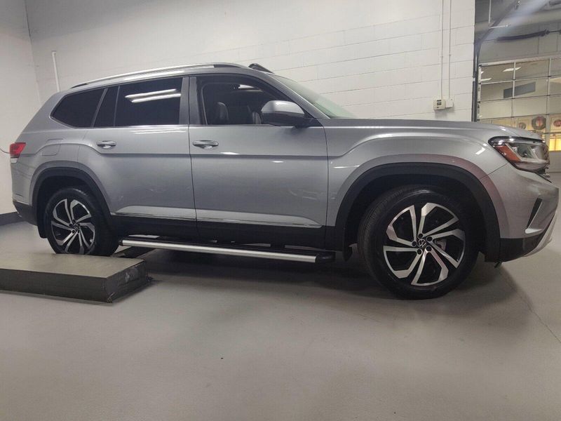 2023 Volkswagen Atlas 3.6L V6 SEL AWD w/Sunroof & NavImage 4