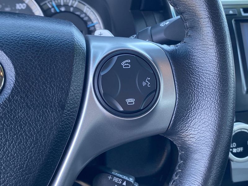 2012 Toyota Camry SEImage 27