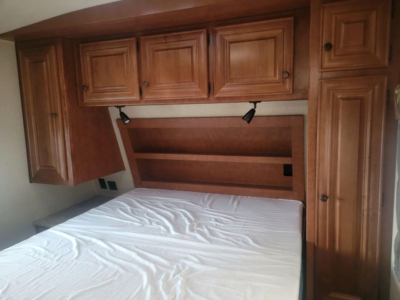 Used 2016 NORTHWOOD MFG ARCTIC FOX 28F Image 9