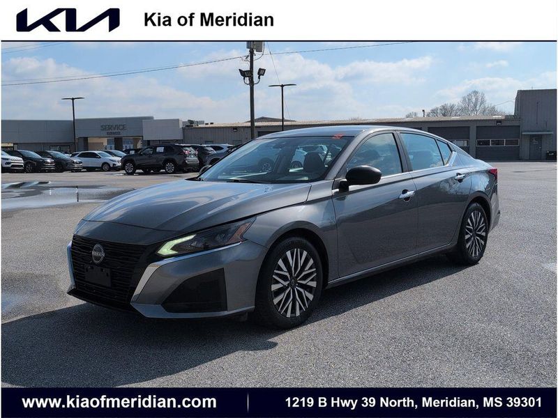 Used 2024 Nissan Altima 2.5 SVImage 1