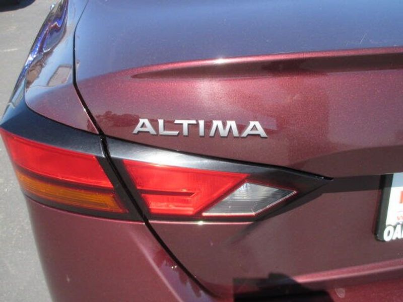 Used 2024 Nissan Altima 2.5 SVImage 9