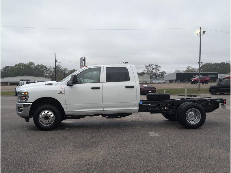 New 2026 RAM 3500 Tradesman Crew Cab Chassis 4x4 60