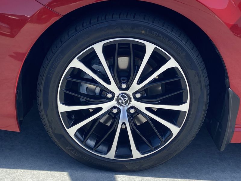 2020 Toyota Camry SEImage 10