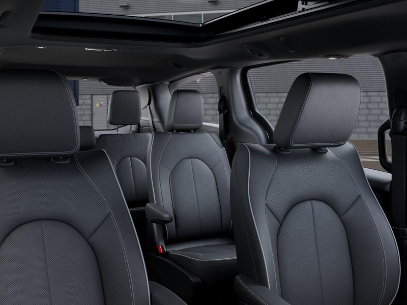 New 2027 Chrysler Pacifica LimitedImage 26