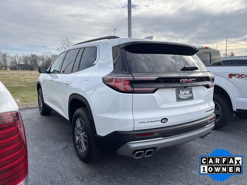 Used 2025 GMC Acadia FWD ElevationImage 11