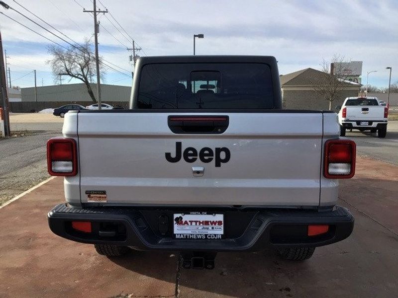 2023 Jeep Gladiator SportImage 4