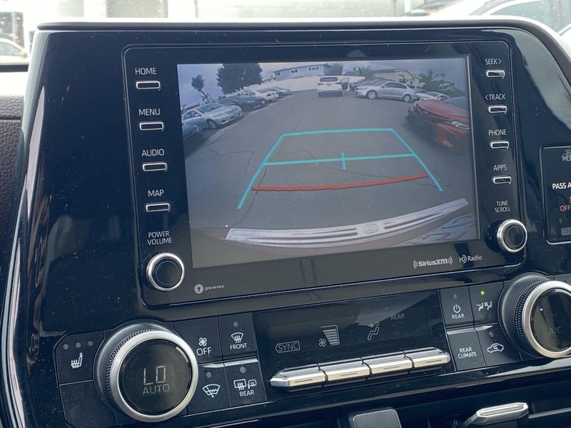 2020 Toyota Highlander XLEImage 6