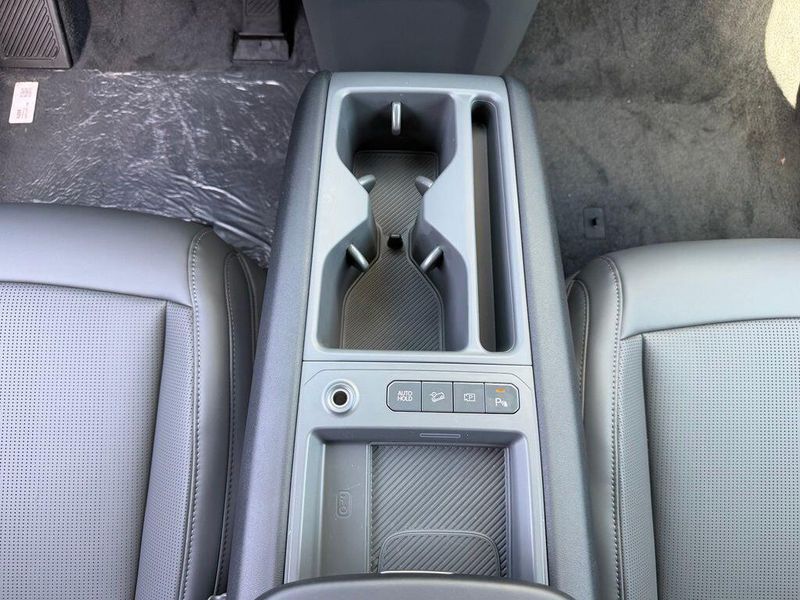 New 2026 Kia EV9 Light Long RangeImage 18