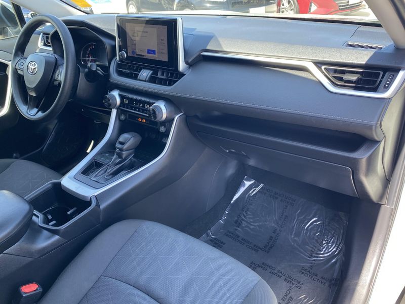 2023 Toyota RAV4 XLEImage 11