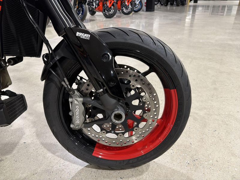 Used 2022 Ducati HYPERMOTARD 950 RVE Image 19