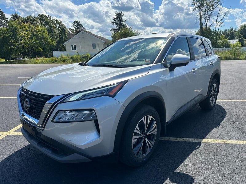 2023 Nissan Rogue SV photo 2