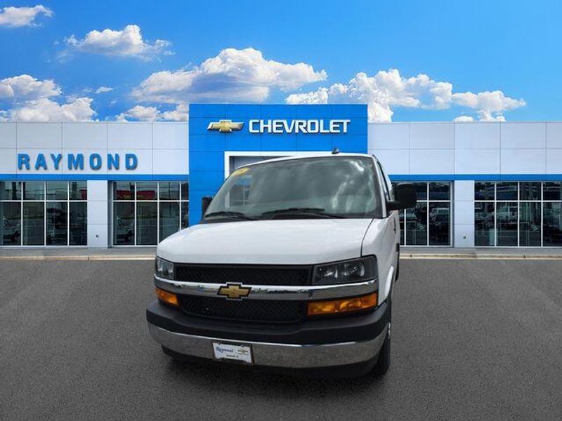 New 2025 Chevrolet Express 2500 Work VanImage 8