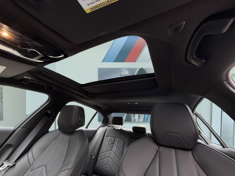 2025 BMW i5 eDrive40Image 21