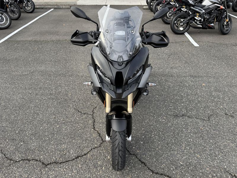 2022 BMW S 1000 XR - TRIPLE BLACK - BLACK STORM METALLIC 