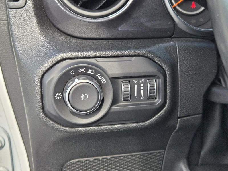 Used 2022 Jeep Wrangler Unlimited Sport Altitude 4x4