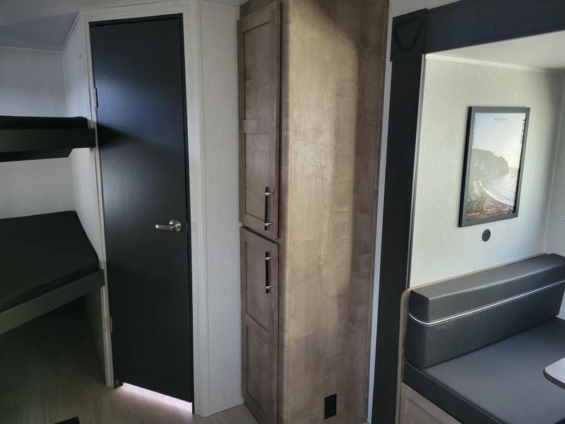 New 2026 KEYSTONE SPRINGDALE 261BHC Image 12