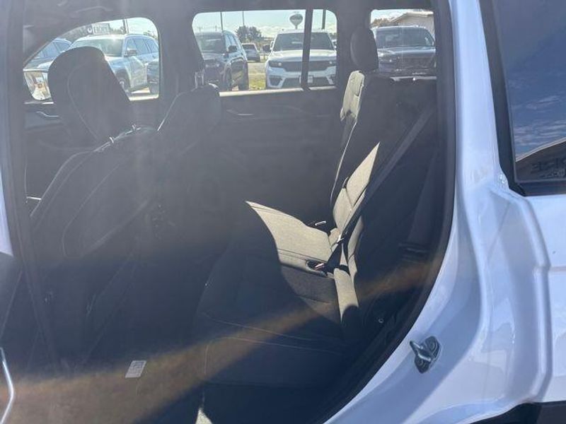 2025 Jeep Grand Cherokee Laredo 4x4