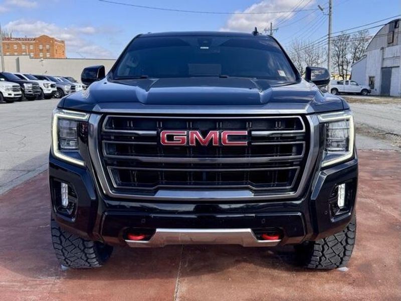 Used 2022 GMC Yukon AT4Image 2