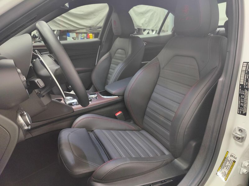 Used 2024 Alfa Romeo Giulia Quadrifoglio Supersport (1 of 66) w/Activ AsstImage 15