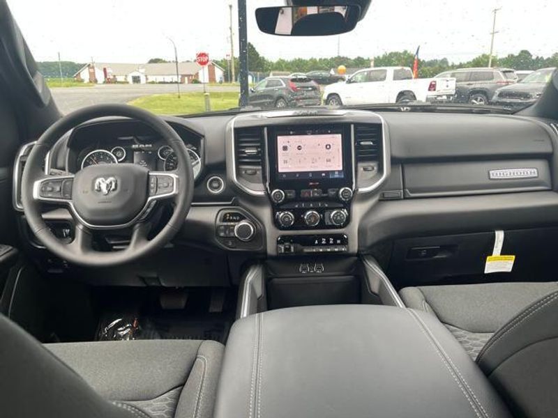 2025 RAM 1500 Big Horn Crew Cab 4x4 5'7' Box