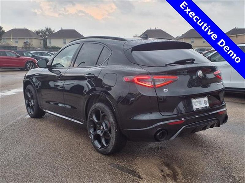 New 2025 Alfa Romeo Stelvio VeloceImage 9