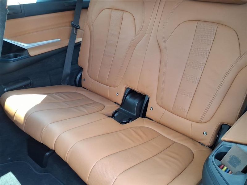 Used 2022 BMW X7 xDrive40iImage 16
