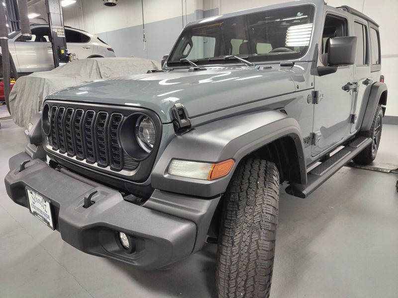 2024 Jeep Wrangler Sport S 3.6L 4x4 w/ ConvenienceImage 8
