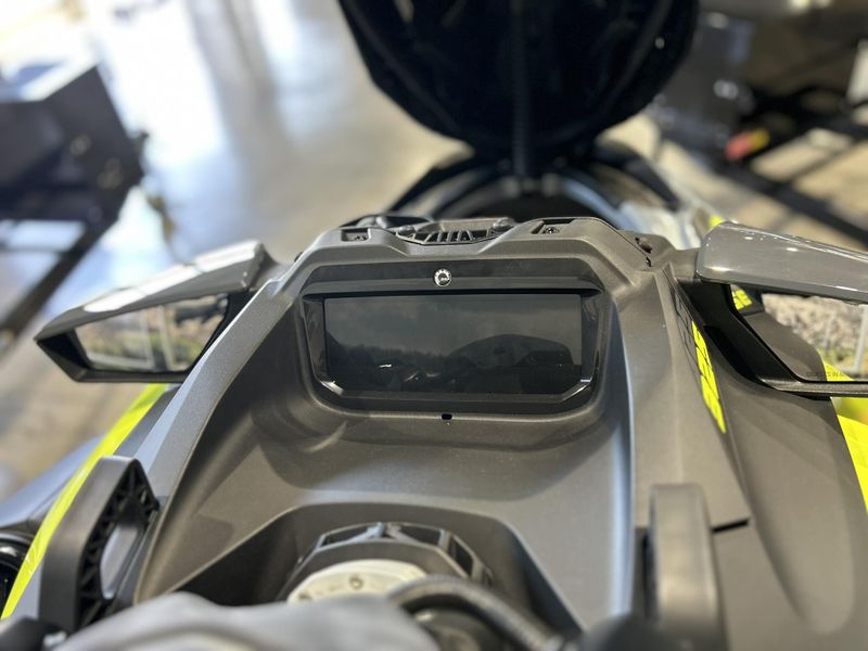 2025 Sea-Doo RXP-X 325 (SOUND SYSTEM) Image 9