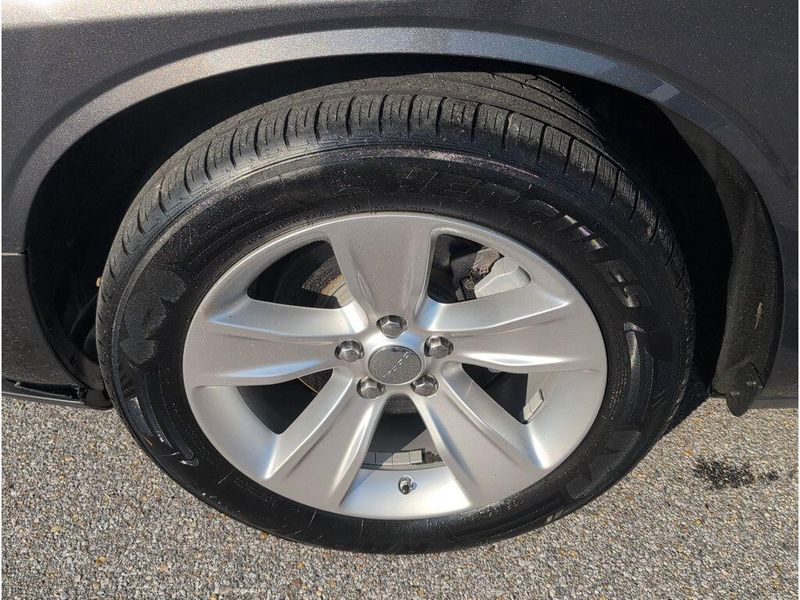 Used 2023 Dodge Challenger SXTImage 9